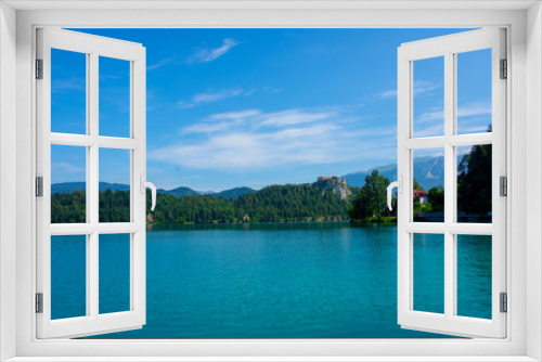 Fototapeta Naklejka Na Ścianę Okno 3D - View to the Bled Castle