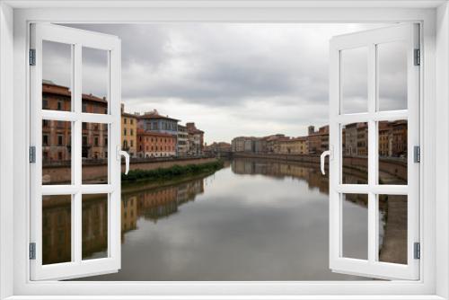 Fototapeta Naklejka Na Ścianę Okno 3D - Wunderbare Frau in Italien Pisa