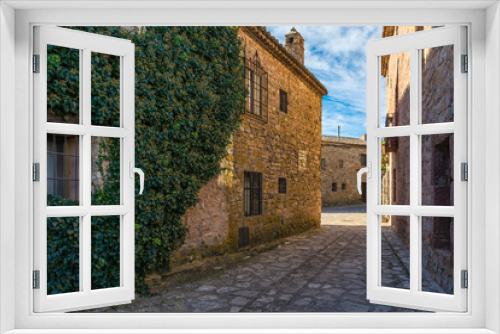Fototapeta Naklejka Na Ścianę Okno 3D - Streets and houses of the medieval village of Medinaceli in the province of Soria (Spain)