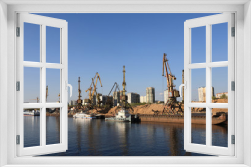 Fototapeta Naklejka Na Ścianę Okno 3D - Cargo port on Moscow river