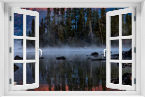 Fototapeta Naklejka Na Ścianę Okno 3D - LAKE WENATCHEE, WASHINGTON SUNRISE WITH fog