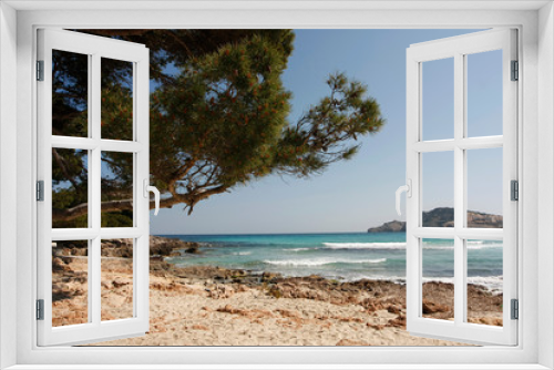 Fototapeta Naklejka Na Ścianę Okno 3D - Felsenküste und Strand auf Mallorca
