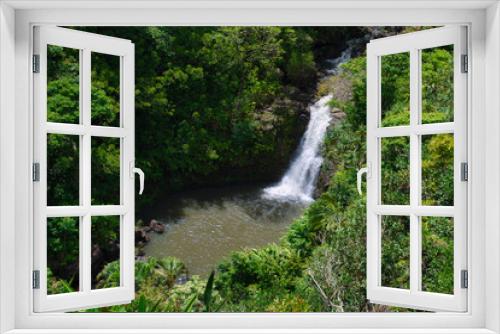 Fototapeta Naklejka Na Ścianę Okno 3D - Waterfall on Maui