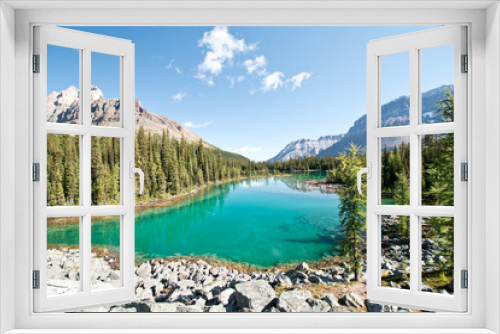 Fototapeta Naklejka Na Ścianę Okno 3D - Linda lake in Yoho national park, BC, Canada