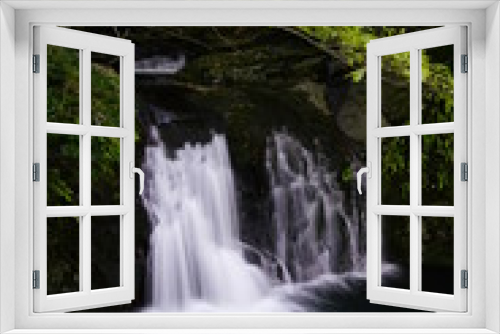 Fototapeta Naklejka Na Ścianę Okno 3D - 山間の小滝