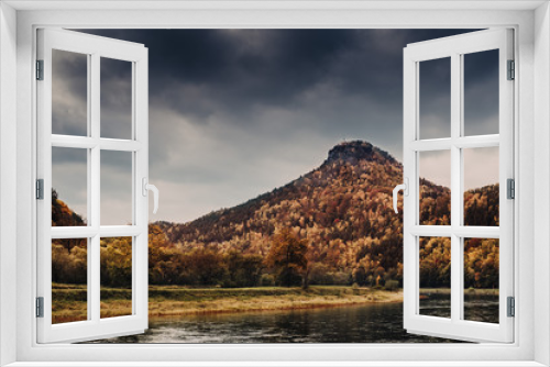 Fototapeta Naklejka Na Ścianę Okno 3D - Herbstliche Landschaft in der Sächsischen Schweiz