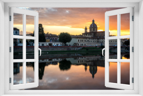 Fototapeta Naklejka Na Ścianę Okno 3D - FLORENCE, TUSCANY/ITALY - OCTOBER 19 : View of buildings along the River Arno at dusk  in Florence  on October 19, 2019