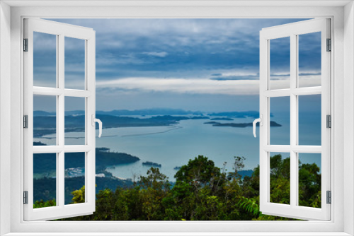Fototapeta Naklejka Na Ścianę Okno 3D - Panoramic landscape view of Langkawi Island from he top of Gunung Mat Chincang Mountain