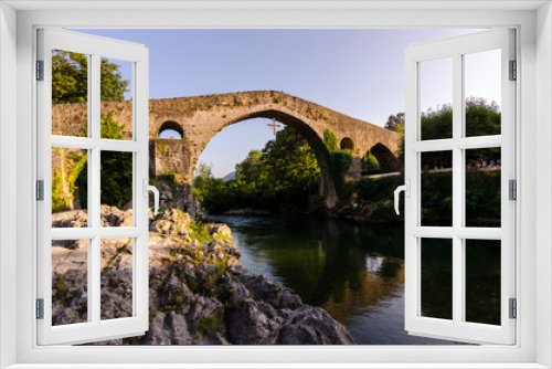 Fototapeta Naklejka Na Ścianę Okno 3D - Puente romano de Cangas de Onís sobre el rio Sella (Asturias)