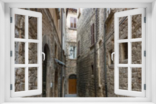 Fototapeta Naklejka Na Ścianę Okno 3D - small street  in  historical town Ascoli Piceno, Italy