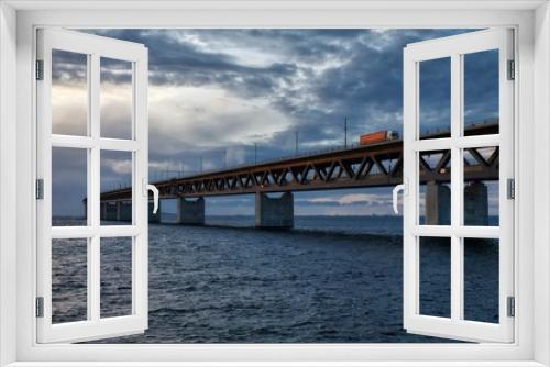 Fototapeta Naklejka Na Ścianę Okno 3D - Öresund bridge with truck and sundown 