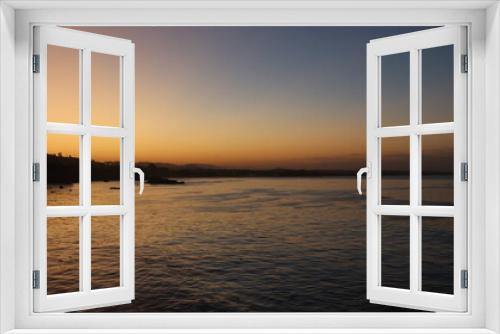 Fototapeta Naklejka Na Ścianę Okno 3D - Pismo beach California at sunrise