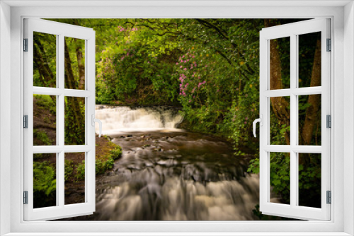 Fototapeta Naklejka Na Ścianę Okno 3D - Verwunschener Wasserfall in Irland