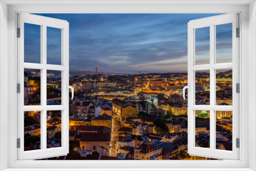 Fototapeta Naklejka Na Ścianę Okno 3D - Blaue Stunde, Blick über Lissabon