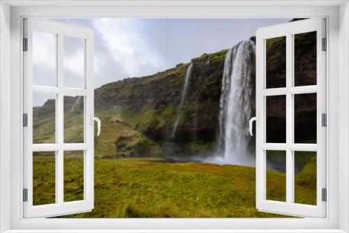 Fototapeta Naklejka Na Ścianę Okno 3D - Seljalandsfoss waterfall
