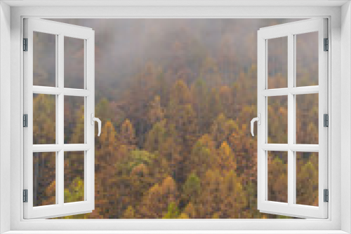 Fototapeta Naklejka Na Ścianę Okno 3D - Paesaggio autunnale di montagna