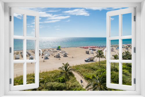 Fototapeta Naklejka Na Ścianę Okno 3D - Miami Beach sand and water view