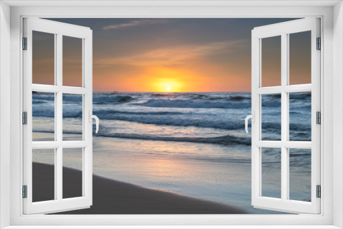 Fototapeta Naklejka Na Ścianę Okno 3D - Clear Skies Beach Sunrise Seascape