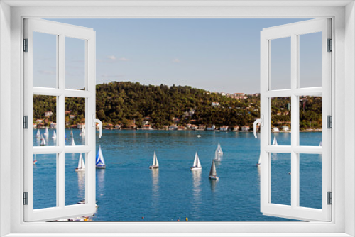 Fototapeta Naklejka Na Ścianę Okno 3D - Sailing boats and yachts in Bosporus cup in Istanbul, Turkey