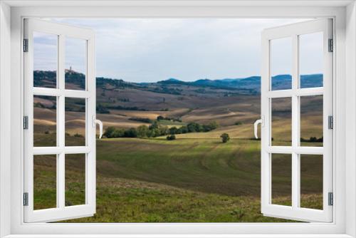 Fototapeta Naklejka Na Ścianę Okno 3D - Typical rural landscape panorama at south Tuscany, Siena province, Tuscany, Italy
