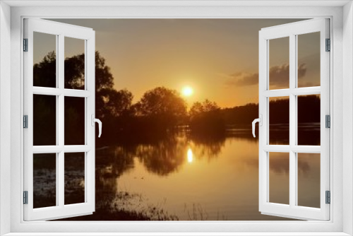 Fototapeta Naklejka Na Ścianę Okno 3D - River landscape at sunset