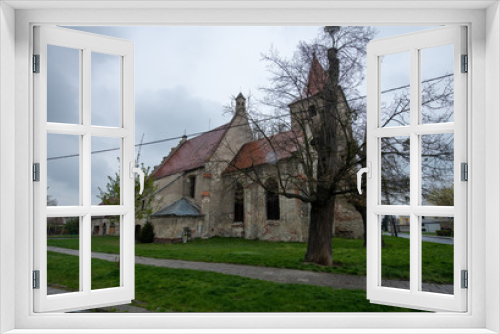 Fototapeta Naklejka Na Ścianę Okno 3D - Lost Places - Die alte Kirche