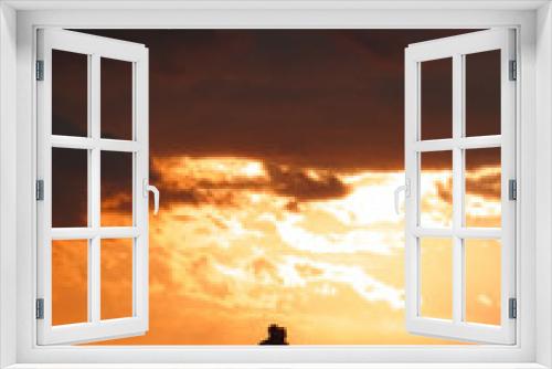Fototapeta Naklejka Na Ścianę Okno 3D - silhouette of man in sunset