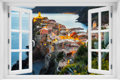 Fototapeta Naklejka Na Ścianę Okno 3D - Vernazza zachód słońca, Cinque Terre, Liguria, La Spezia, Włochy