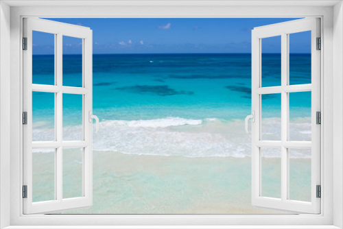 Fototapeta Naklejka Na Ścianę Okno 3D - Wild tropical seashore with turquoise caribbean sea