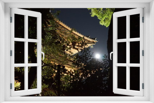 Fototapeta Naklejka Na Ścianę Okno 3D - 寺院　月