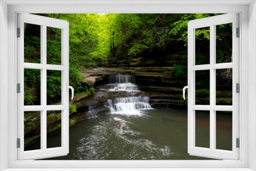 Fototapeta Naklejka Na Ścianę Okno 3D - Waterfall in the Illinois Forest