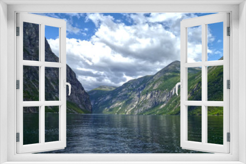 Fototapeta Naklejka Na Ścianę Okno 3D - Norwegian mountain lake in summer