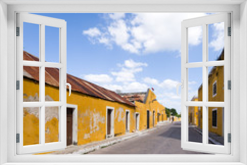 Fototapeta Naklejka Na Ścianę Okno 3D - Izamal, the Yellow colonial city of Yucatan, Mexico