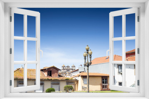 Fototapeta Naklejka Na Ścianę Okno 3D - Views from the Porto Cathedral . to the batalha District , Portugal