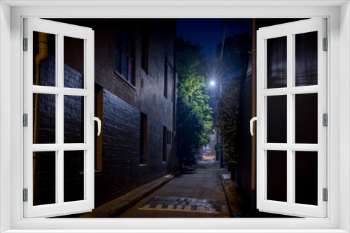 Fototapeta Naklejka Na Ścianę Okno 3D - back alley at night