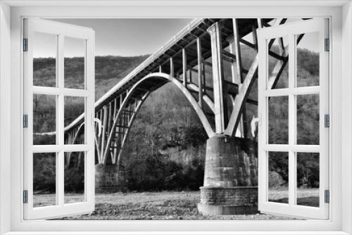 Fototapeta Naklejka Na Ścianę Okno 3D - the car bridge in the mountains