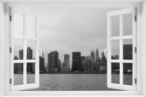 Fototapeta Naklejka Na Ścianę Okno 3D - Skyline de New York depuis la baie d'Hudson