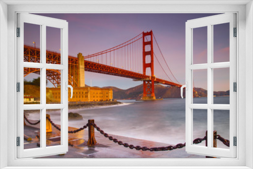 Fototapeta Naklejka Na Ścianę Okno 3D - Golden Gate Bridge Sunrise