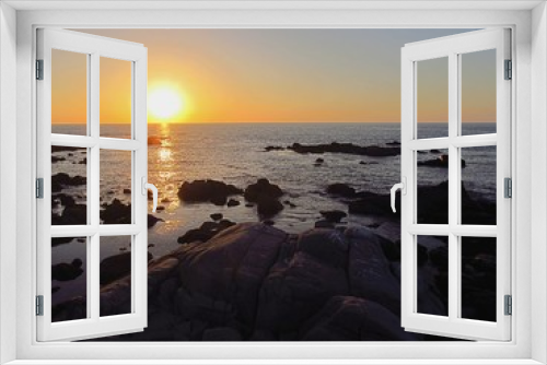 Fototapeta Naklejka Na Ścianę Okno 3D - sunset at the sea in Maitencillo beach, central coast of Chile