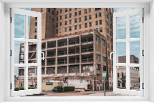 Fototapeta Naklejka Na Ścianę Okno 3D - Old abandoned building in Galveston Texas 