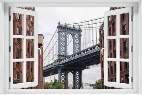 Fototapeta Naklejka Na Ścianę Okno 3D - Manhattan Bridge seen from Dumbo, Brooklyn City