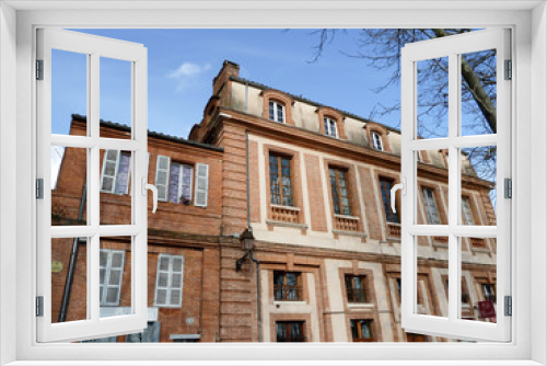 Fototapeta Naklejka Na Ścianę Okno 3D - Immeuble en brique, Toulouse, France