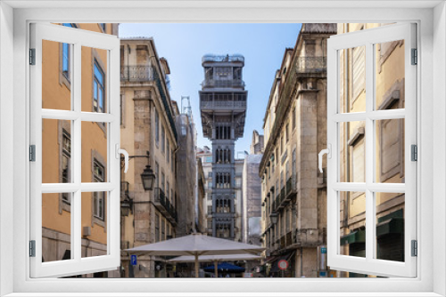 Fototapeta Naklejka Na Ścianę Okno 3D - Der Elevador de Santa Justa, ein Fahrstuhl in Lissabon / Portugal