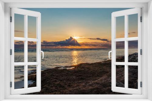 Fototapeta Naklejka Na Ścianę Okno 3D - sunset on sea