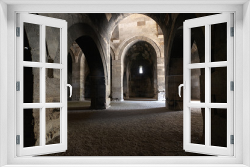 Fototapeta Naklejka Na Ścianę Okno 3D - Multiple Arches And Columns