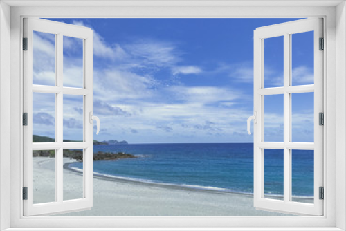 Fototapeta Naklejka Na Ścianę Okno 3D - The tropic island beautiful beach