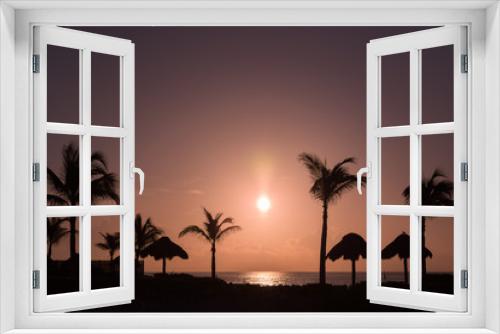 Fototapeta Naklejka Na Ścianę Okno 3D - amanecer en playa de la Riviera maya