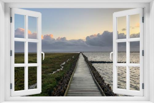 Fototapeta Naklejka Na Ścianę Okno 3D - Wooden walkway at the sea