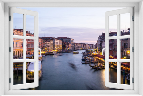 Fototapeta Naklejka Na Ścianę Okno 3D - Long exposure of the Grand Canal in Venice