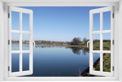 Fototapeta Naklejka Na Ścianę Okno 3D - Beautiful lake and shore in autumn